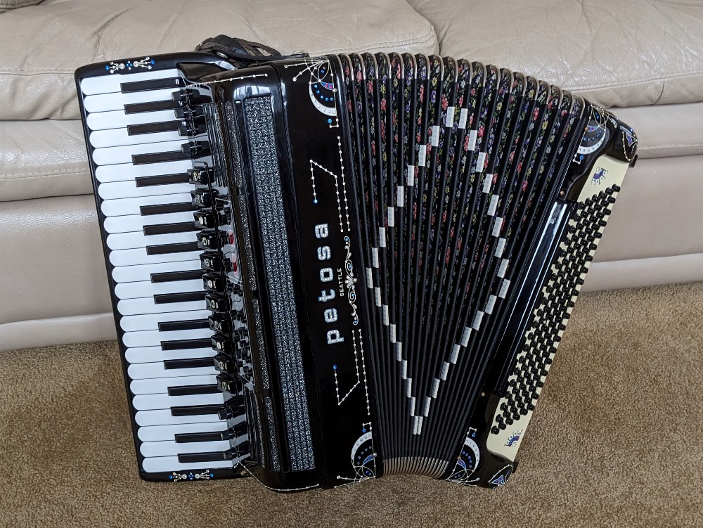 Petosa AM 1100 MIDI Accordion