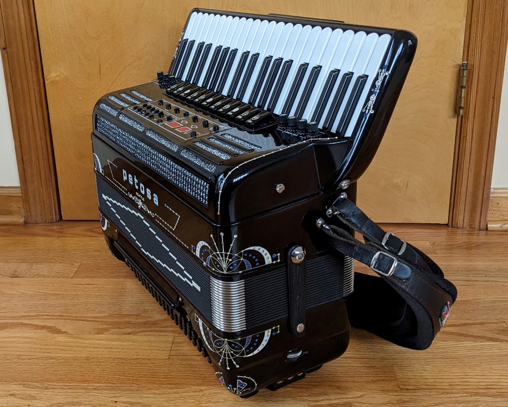 Petosa AM 1100 MIDI Accordion