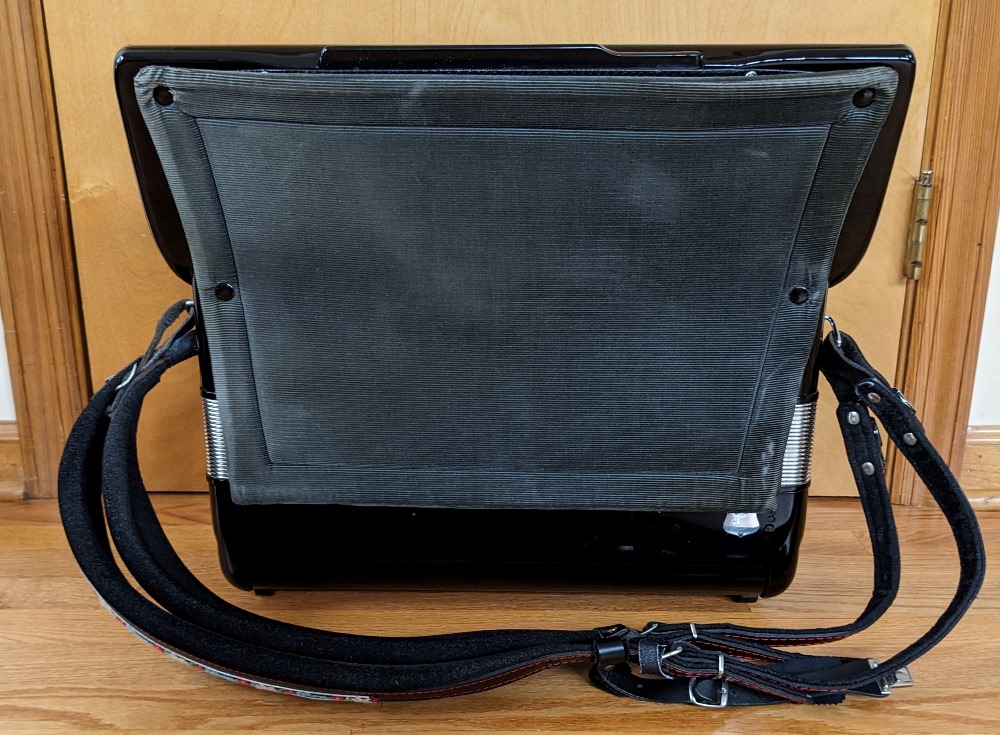 Petosa AM 1100 MIDI Accordion