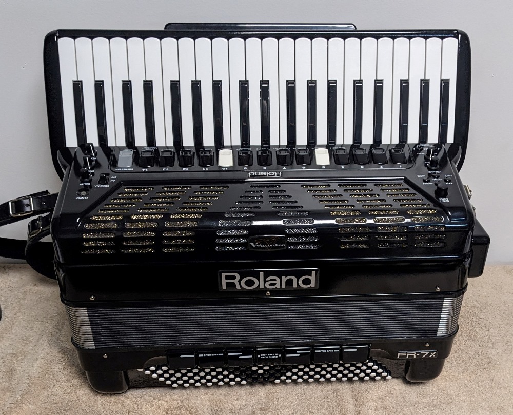 Roland FR-7X Accordion