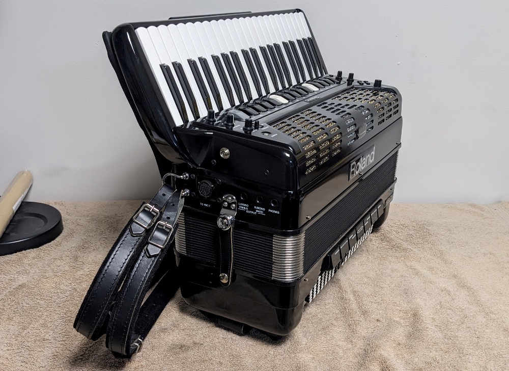 Roland FR-7X Accordion