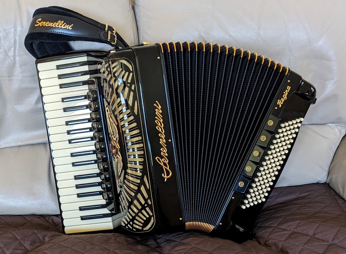 Serenellini Regina Gold Cassotto Accordion