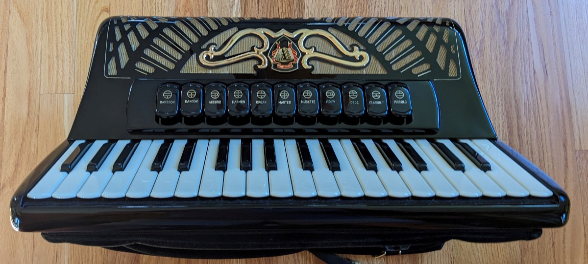 Serenellini Regina Gold Cassotto Accordion