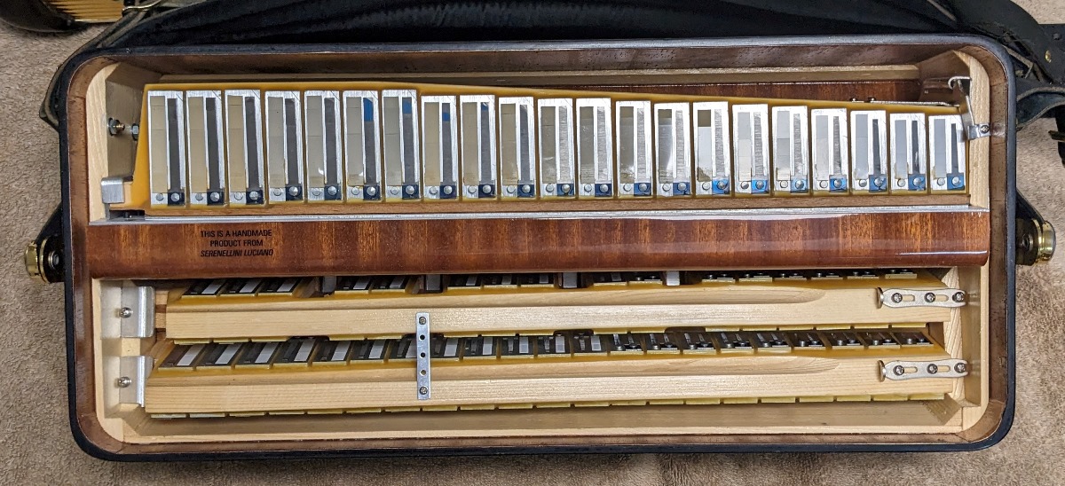 Serenellini Regina Gold Cassotto Accordion