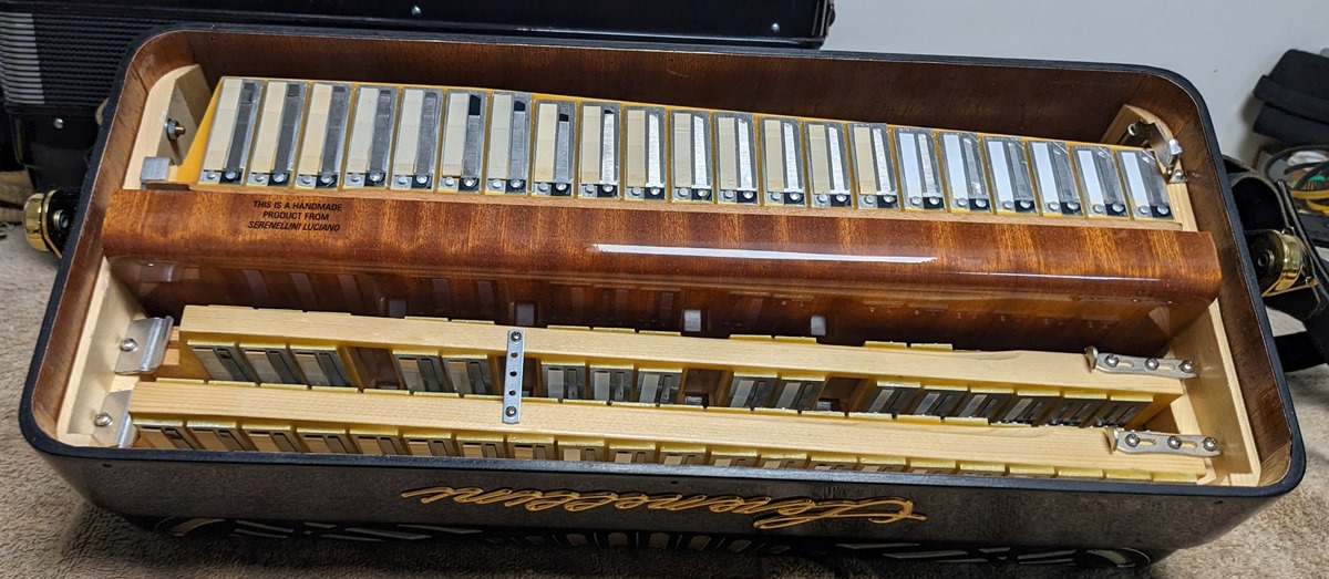 Serenellini Regina Gold Cassotto Accordion
