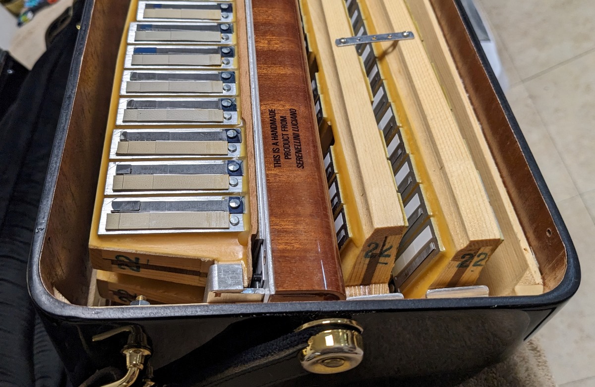 Serenellini Regina Gold Cassotto Accordion