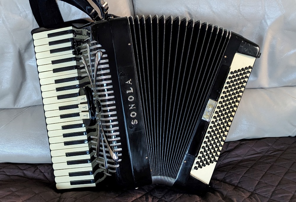 Sonola SS4 Accordion