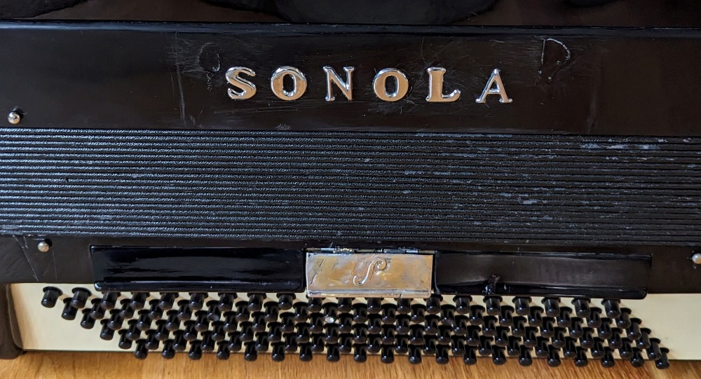 Sonola SS4 Accordion