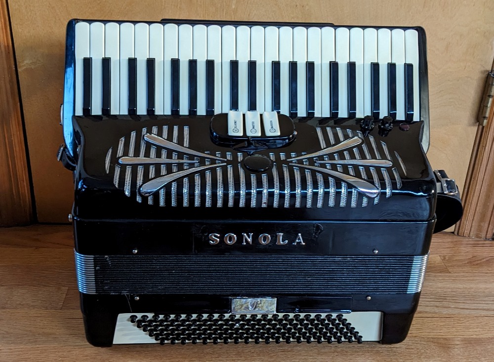 Sonola SS4 Accordion