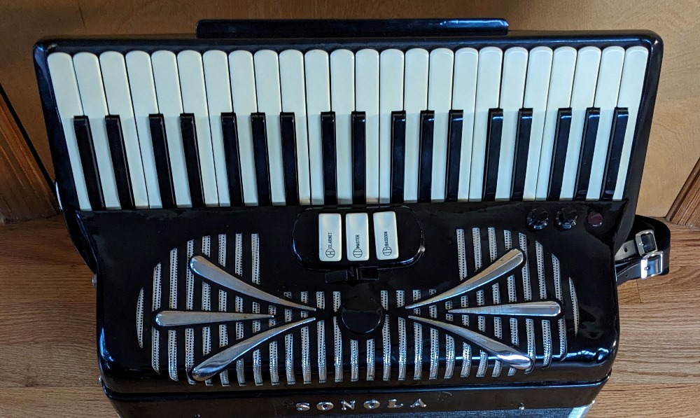 Sonola SS4 Accordion