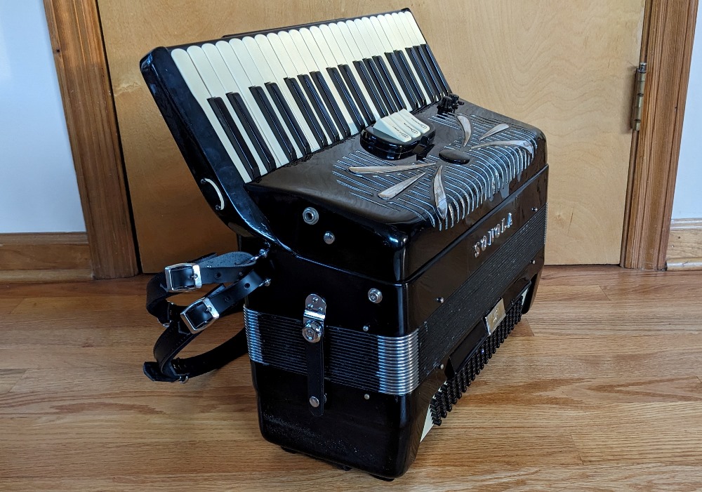 Sonola SS4 Accordion