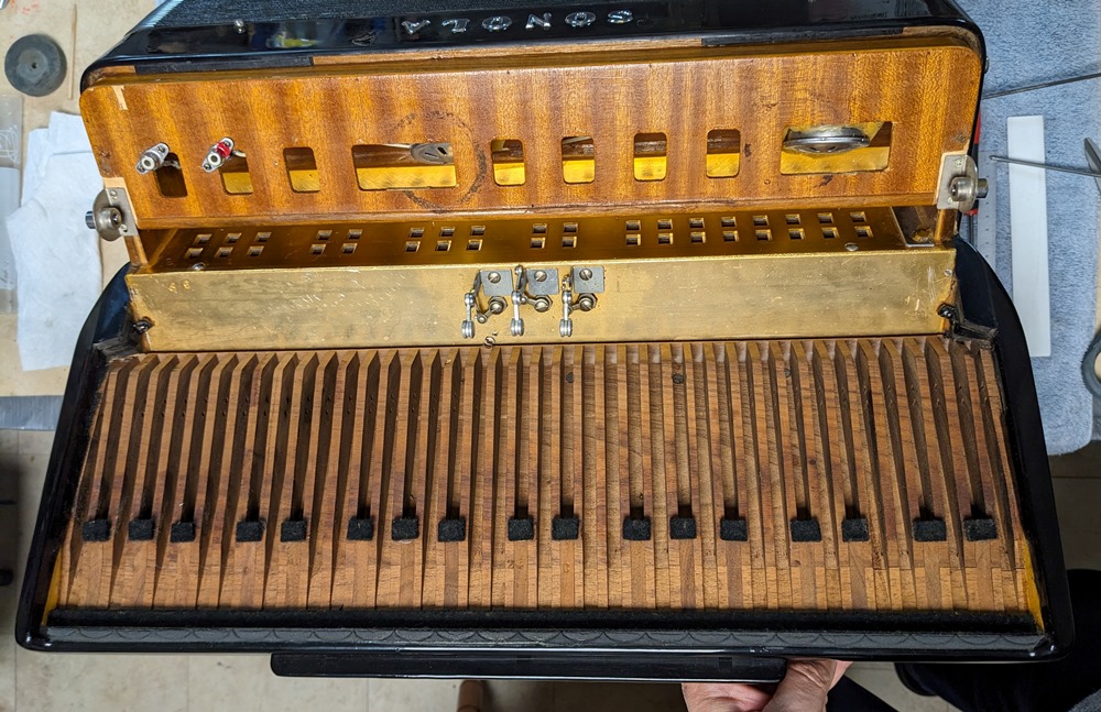 Sonola SS4 Accordion