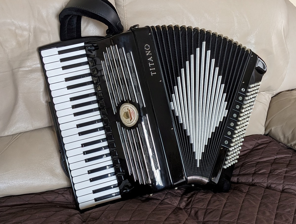 Titano Royal (Pigini Super King) Accordion
