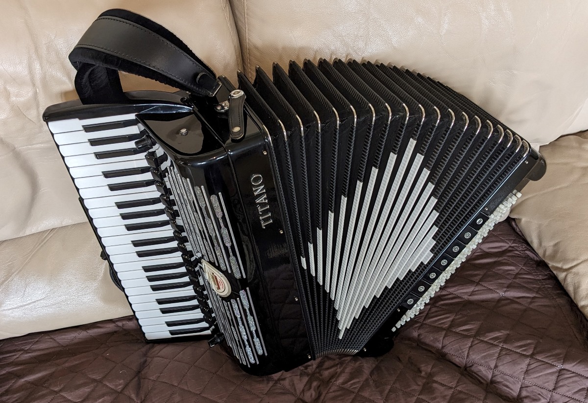 Titano Royal (Pigini Super King) Accordion