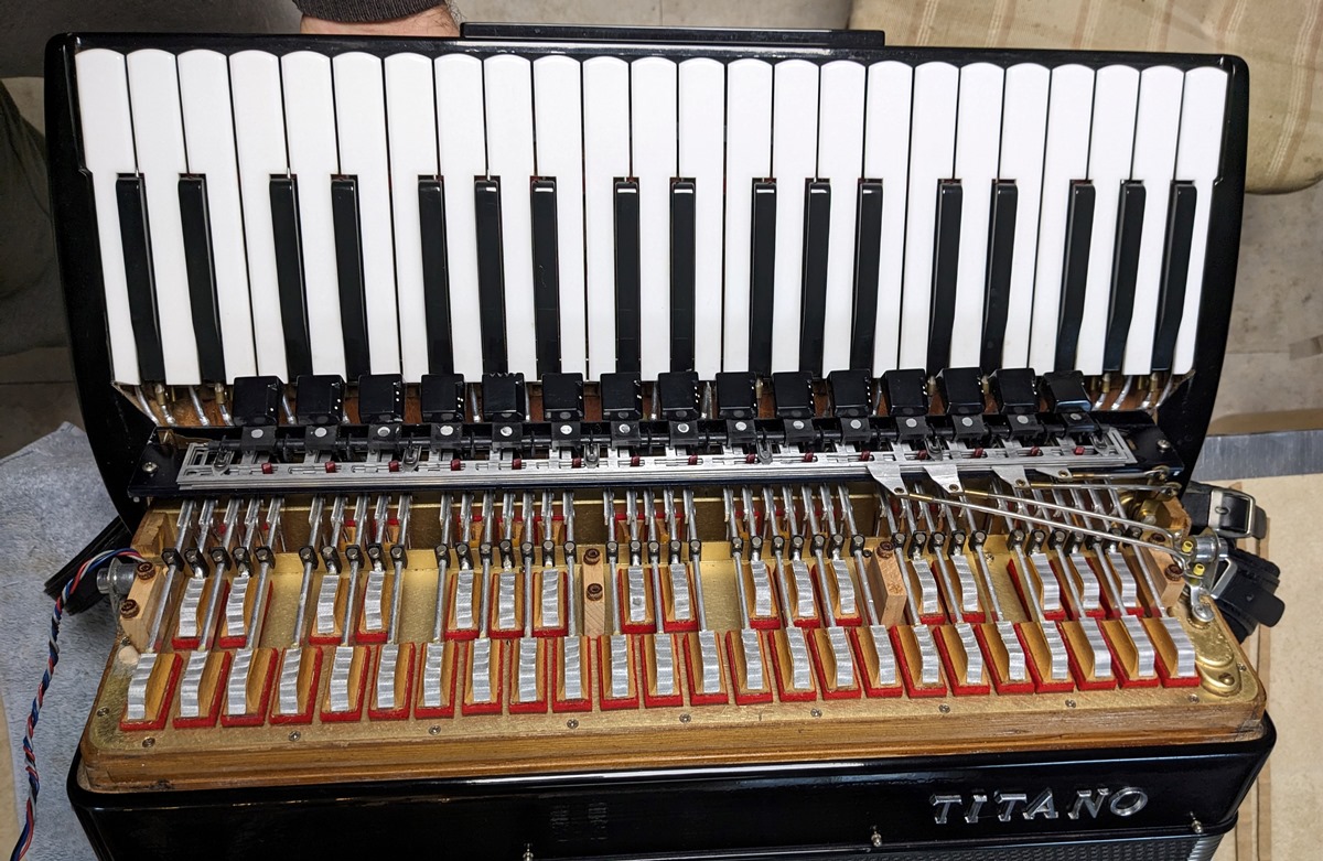 Titano Royal (Pigini Super King) Accordion